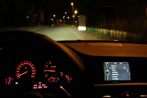 tránh lái xe vào ban đêm để giảm mệt mỏi
